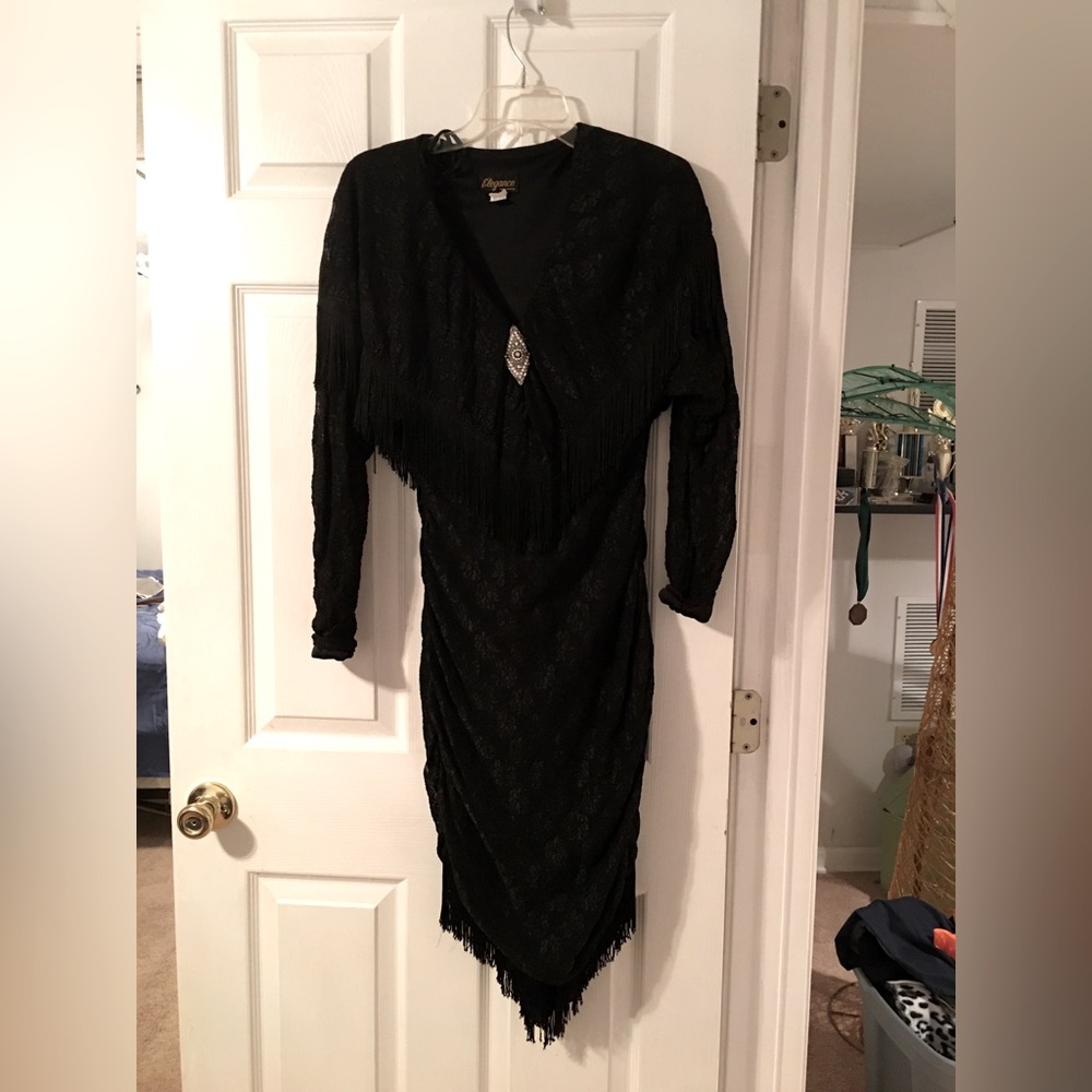 Beautiful fitted little black dress